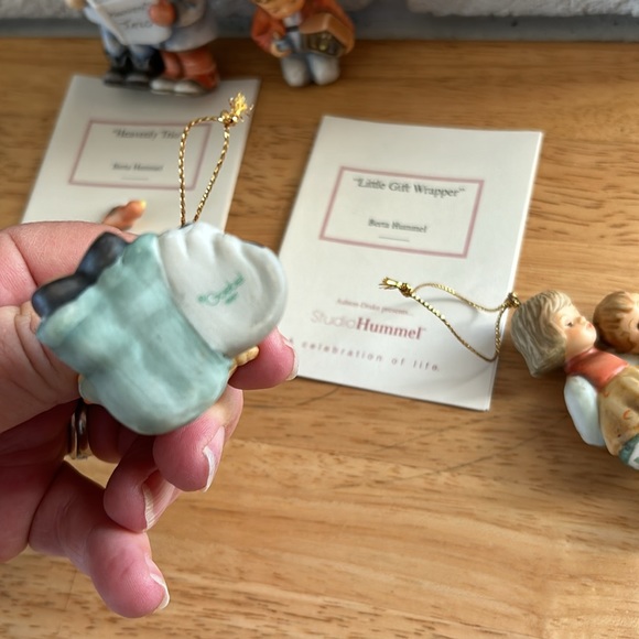 Studio Hummel Christmas Ornaments (Lot1) - Picture 6 of 9